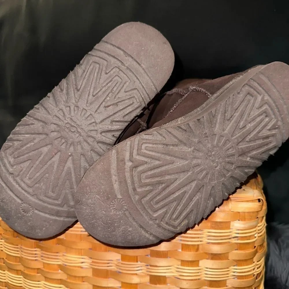 UGG Tall Bailey 3 button chocolate brown sz 7 EUC